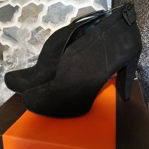 G by Guess Tarrah Bootie size 10